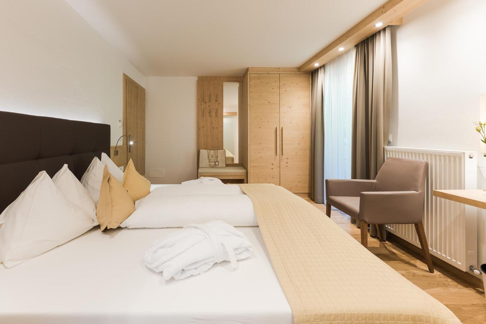 Hotel Kiendl Schenna Kamer foto