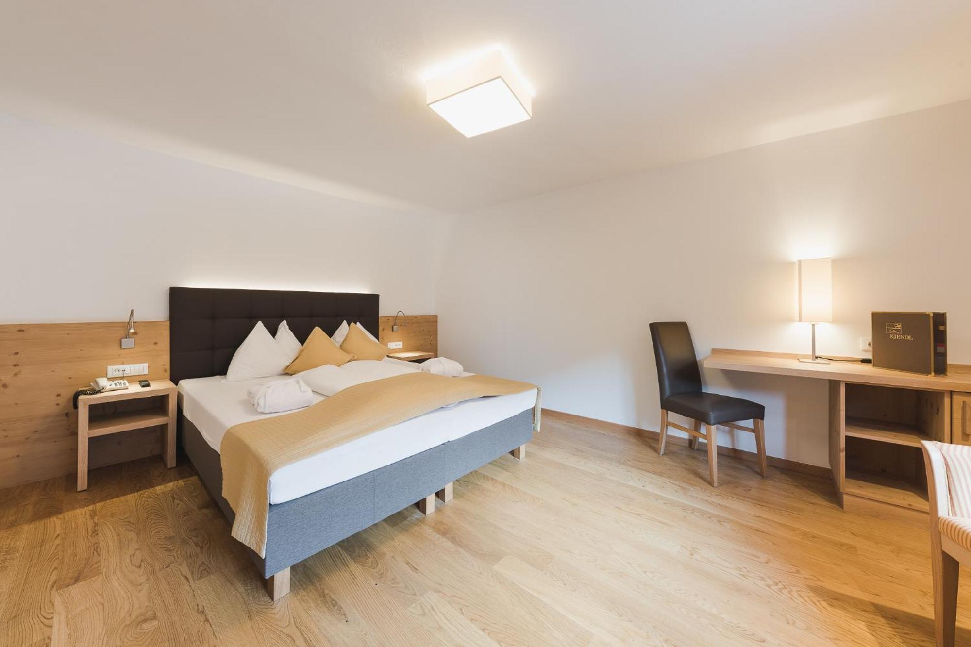 Hotel Kiendl Schenna Kamer foto