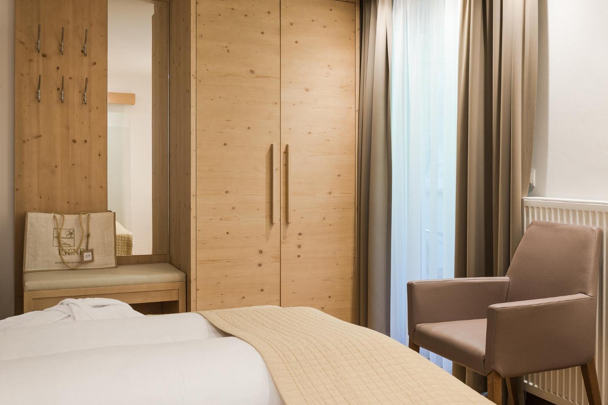 Hotel Kiendl Schenna Kamer foto