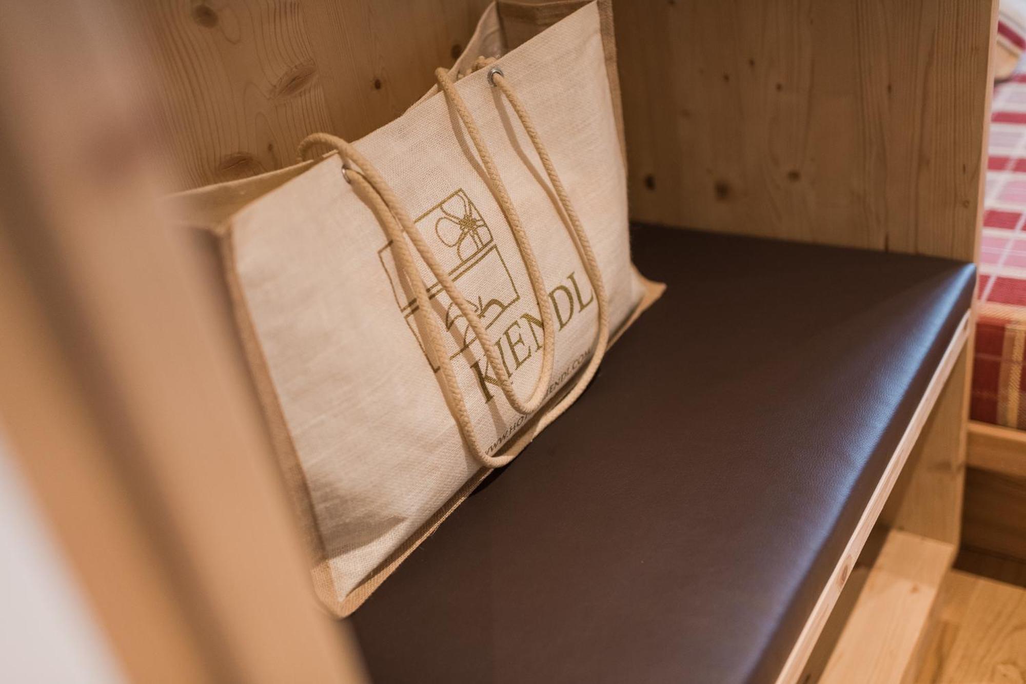 Hotel Kiendl Schenna Kamer foto
