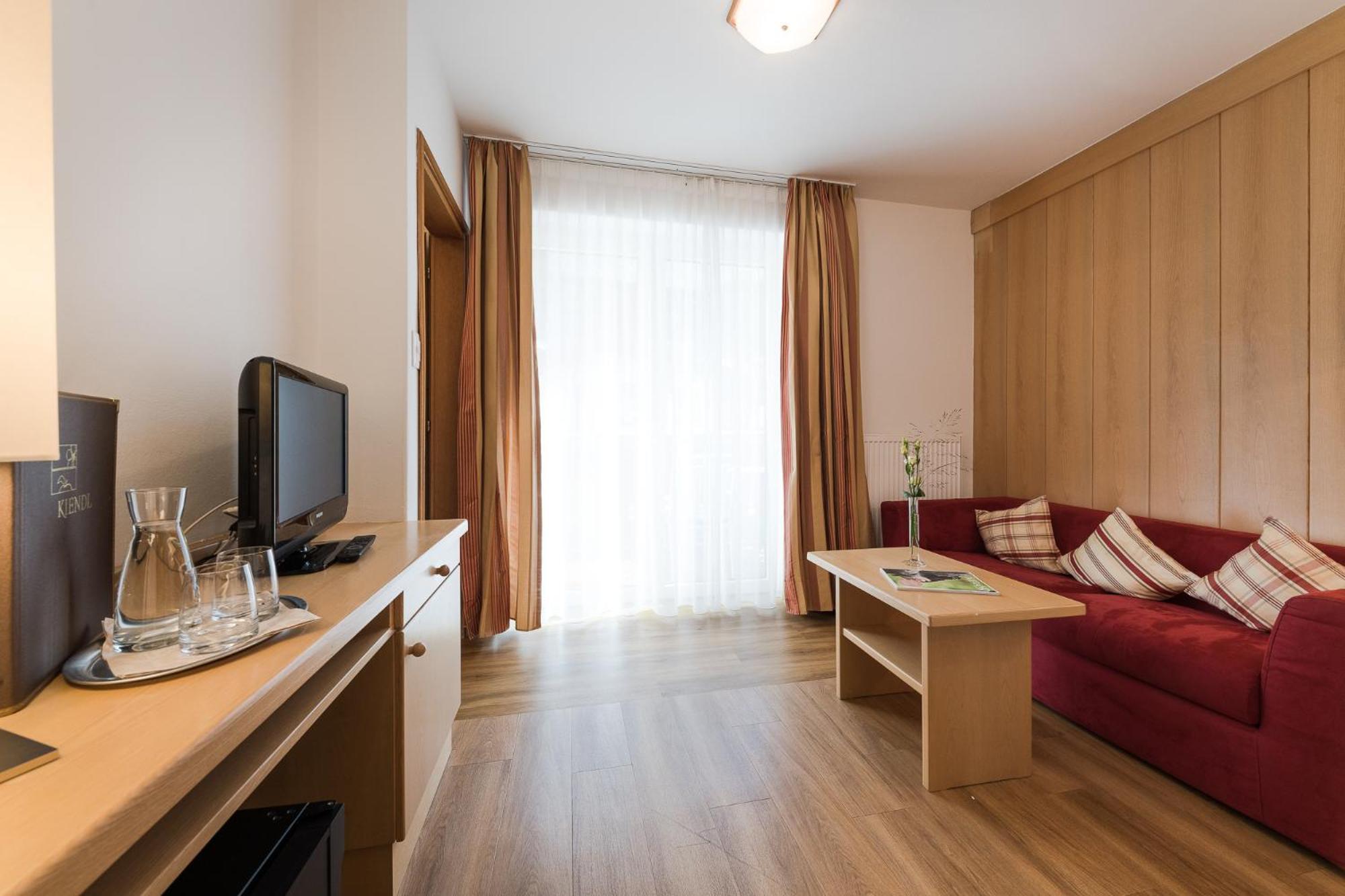 Hotel Kiendl Schenna Kamer foto